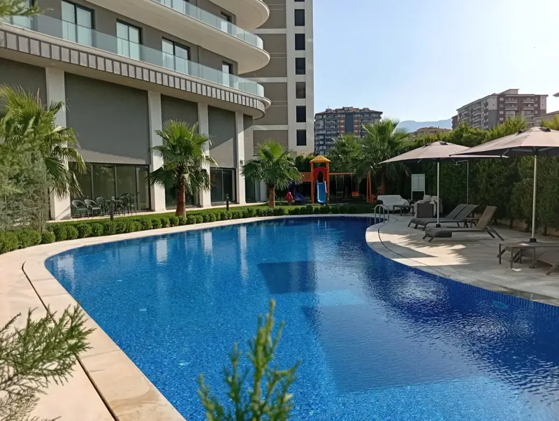 HAVUZLU LÜKS KONSEPT DAİRE — fotoğraf 10